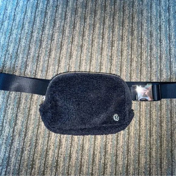 lululemon athletica | Bags | Lululemon Black And Gold Belt Bag | Poshmark lululemon athletica | Bags | Lululemon Black And Gold Belt Bag | Poshmark